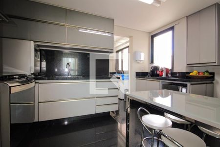 Apartamento à venda com 147m², 4 quartos e 4 vagasCozinha