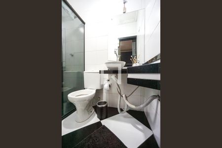 Casa à venda com 59m², 3 quartos e 2 vagas Casa à venda com 59m², 3 quartos e 2 vagasBanheiro da suíte