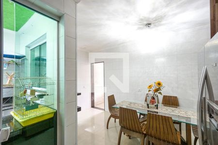 Casa à venda com 59m², 3 quartos e 2 vagas Casa à venda com 59m², 3 quartos e 2 vagasCozinha