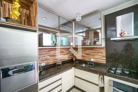 Casa à venda com 59m², 3 quartos e 2 vagas Casa à venda com 59m², 3 quartos e 2 vagasCozinha