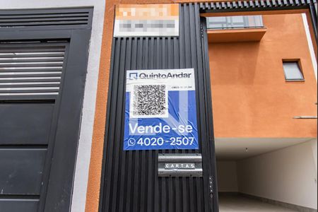 Casa à venda com 230m², 3 quartos e 4 vagas Casa à venda com 230m², 3 quartos e 4 vagasFachada