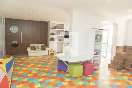 Apartamento à venda com 210m², 3 quartos e 2 vagasÁrea comum - Playground