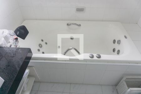 Apartamento à venda com 210m², 3 quartos e 2 vagasBanheiro