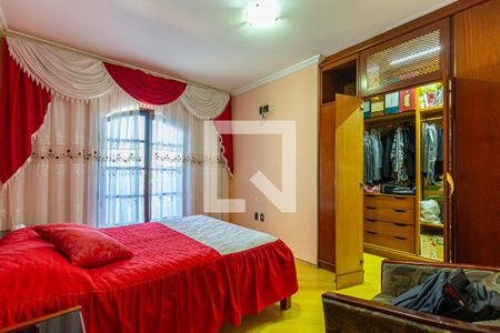 Casa à venda com 297m², 4 quartos e 6 vagasSuite