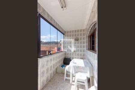 Casa à venda com 297m², 4 quartos e 6 vagasÁrea de Serviço