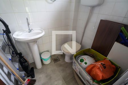Casa à venda com 142m², 3 quartos e 2 vagas Casa à venda com 142m², 3 quartos e 2 vagasBanheiro de serviço