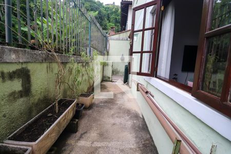Casa à venda com 142m², 3 quartos e 2 vagas Casa à venda com 142m², 3 quartos e 2 vagasQuintal