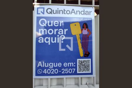 Casa à venda com 228m², 3 quartos e 3 vagas Casa à venda com 228m², 3 quartos e 3 vagasPlaca