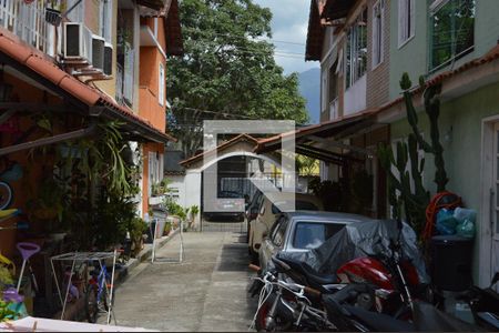 Casa de condomínio à venda com 65m², 2 quartos e 1 vagaÁrea comum