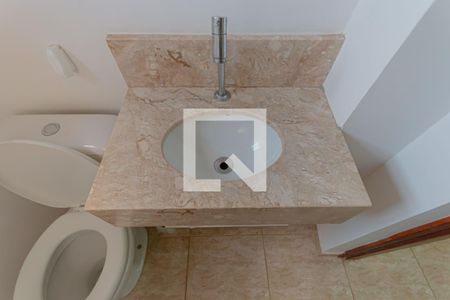 Casa de condomínio à venda com 297m², 4 quartos e 2 vagas Casa de condomínio à venda com 297m², 4 quartos e 2 vagasbanheiro 1