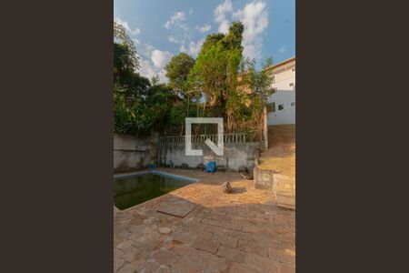 Casa de condomínio à venda com 297m², 4 quartos e 2 vagas Casa de condomínio à venda com 297m², 4 quartos e 2 vagasÁrea comum - Piscina