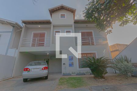 Casa de condomínio à venda com 297m², 4 quartos e 2 vagas Casa de condomínio à venda com 297m², 4 quartos e 2 vagasfachada