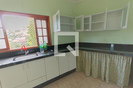 Casa de condomínio à venda com 297m², 4 quartos e 2 vagas Casa de condomínio à venda com 297m², 4 quartos e 2 vagascozinha