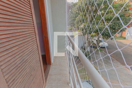 Casa de condomínio à venda com 297m², 4 quartos e 2 vagas Casa de condomínio à venda com 297m², 4 quartos e 2 vagassacada quarto 1