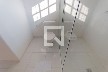 Casa de condomínio à venda com 297m², 4 quartos e 2 vagas Casa de condomínio à venda com 297m², 4 quartos e 2 vagasbanheiro 4