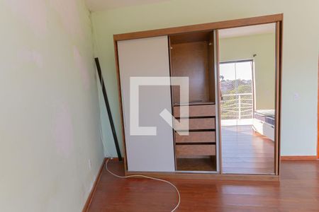 Casa de condomínio à venda com 297m², 4 quartos e 2 vagas Casa de condomínio à venda com 297m², 4 quartos e 2 vagasquarto 3