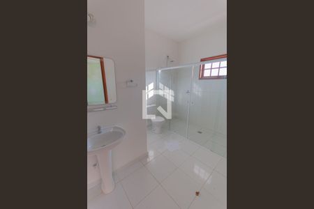 Casa de condomínio à venda com 297m², 4 quartos e 2 vagas Casa de condomínio à venda com 297m², 4 quartos e 2 vagasbanheiro 4