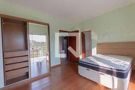 Casa de condomínio à venda com 297m², 4 quartos e 2 vagas Casa de condomínio à venda com 297m², 4 quartos e 2 vagasquarto 3