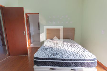 Casa de condomínio à venda com 297m², 4 quartos e 2 vagas Casa de condomínio à venda com 297m², 4 quartos e 2 vagasquarto 3