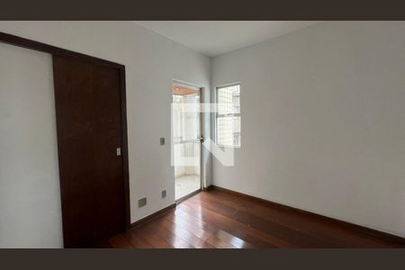 Suíte de apartamento à venda com 4 quartos, 180m² em Santo Antônio, Belo Horizonte
