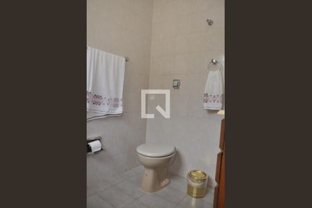 Casa à venda com 280m², 4 quartos e 6 vagasBanheiro