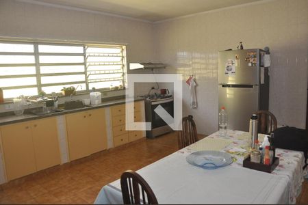 Casa à venda com 280m², 4 quartos e 6 vagasCozinha