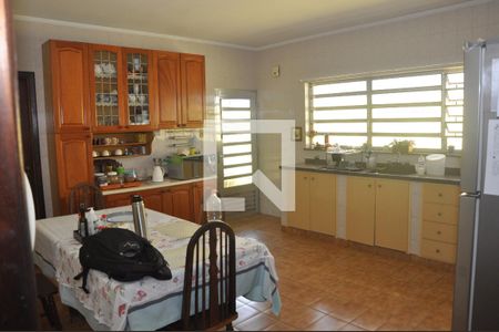 Casa à venda com 280m², 4 quartos e 6 vagasCozinha