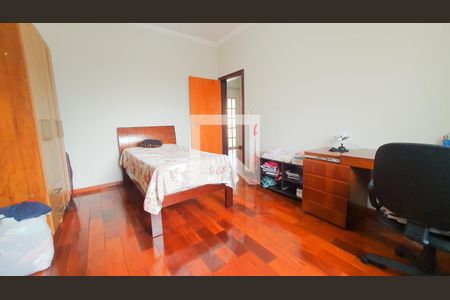 Casa à venda com 350m², 4 quartos e 3 vagas Casa à venda com 350m², 4 quartos e 3 vagasQuarto 03