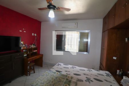 Casa à venda com 350m², 4 quartos e 8 vagas Casa à venda com 350m², 4 quartos e 8 vagasQuarto Suíte