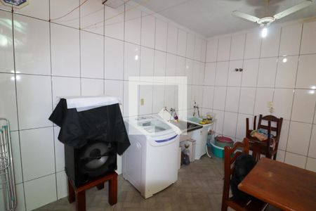 Casa à venda com 350m², 4 quartos e 8 vagas Casa à venda com 350m², 4 quartos e 8 vagasLavanderia