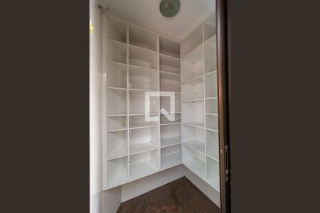 Apartamento à venda com 354m², 2 quartos e 4 vagas Apartamento à venda com 354m², 2 quartos e 4 vagasDetalhe - Cozinha