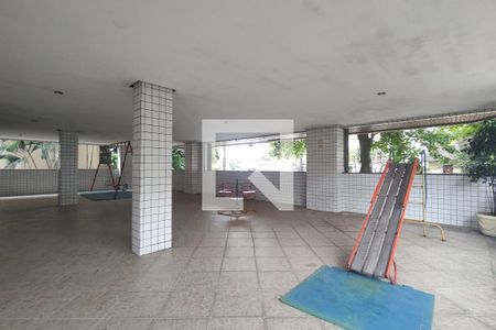 Apartamento à venda com 124m², 3 quartos e 2 vagas Apartamento à venda com 124m², 3 quartos e 2 vagasÁrea comum - Playground