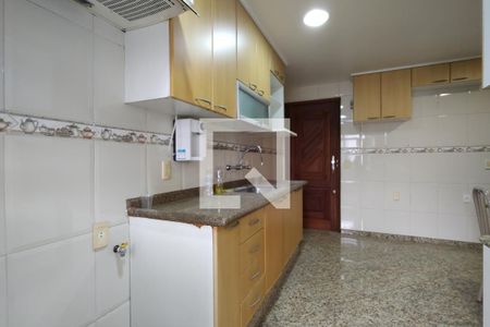 Apartamento à venda com 124m², 3 quartos e 2 vagas Apartamento à venda com 124m², 3 quartos e 2 vagasCozinha - Armários