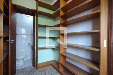 Apartamento à venda com 124m², 3 quartos e 2 vagas Apartamento à venda com 124m², 3 quartos e 2 vagasQuarto de Serviço