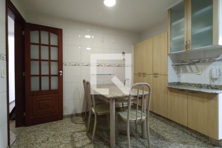 Apartamento à venda com 124m², 3 quartos e 2 vagas Apartamento à venda com 124m², 3 quartos e 2 vagasCozinha - Armários