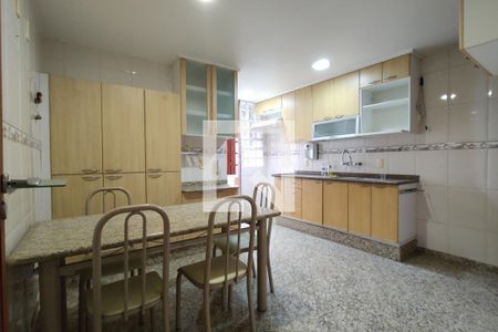 Apartamento à venda com 124m², 3 quartos e 2 vagas Apartamento à venda com 124m², 3 quartos e 2 vagasCozinha - Armários