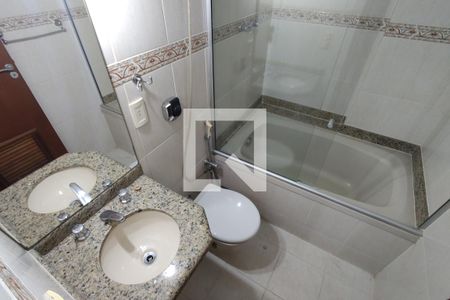 Apartamento à venda com 124m², 3 quartos e 2 vagas Apartamento à venda com 124m², 3 quartos e 2 vagasBanheiro Social