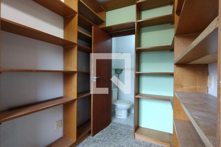 Apartamento à venda com 124m², 3 quartos e 2 vagas Apartamento à venda com 124m², 3 quartos e 2 vagasQuarto de Serviço