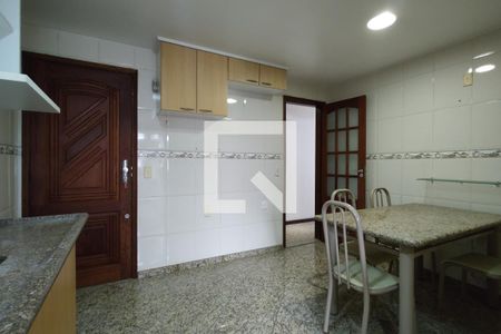 Apartamento à venda com 124m², 3 quartos e 2 vagas Apartamento à venda com 124m², 3 quartos e 2 vagasCozinha - Armários
