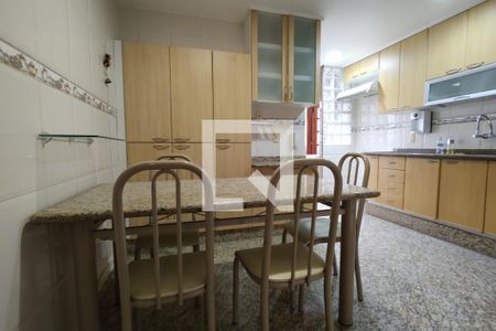 Apartamento à venda com 124m², 3 quartos e 2 vagas Apartamento à venda com 124m², 3 quartos e 2 vagasCozinha - Armários