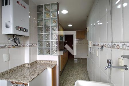 Apartamento à venda com 124m², 3 quartos e 2 vagas Apartamento à venda com 124m², 3 quartos e 2 vagasÁrea de Serviço