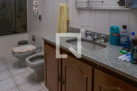 Casa à venda com 300m², 4 quartos e 5 vagasBanheiro da Suíte