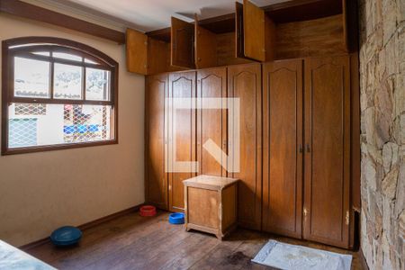 Casa à venda com 300m², 4 quartos e 5 vagasEdícula - Quarto 1