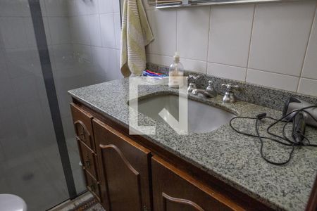 Casa à venda com 300m², 4 quartos e 5 vagasBanheiro Social
