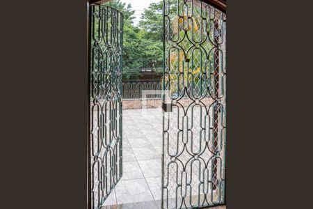 Casa à venda com 300m², 4 quartos e 5 vagasVista do Quarto 2