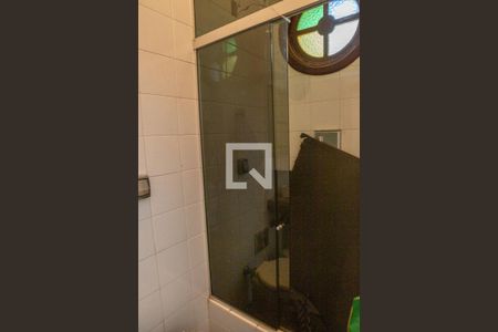 Casa à venda com 300m², 4 quartos e 5 vagasBanheiro da Piscina