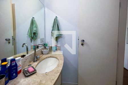 Apartamento à venda com 137m², 2 quartos e 3 vagasBanheiro da Suíte 1