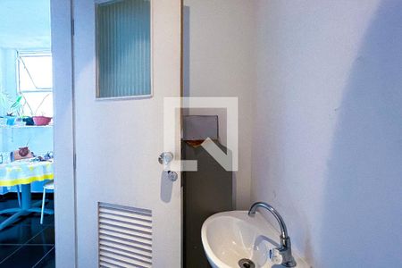 Apartamento à venda com 137m², 2 quartos e 3 vagasBanheiro de Serviço