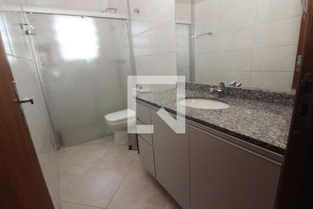 Casa à venda com 254m², 4 quartos e 6 vagas Casa à venda com 254m², 4 quartos e 6 vagasBanheiro 1
