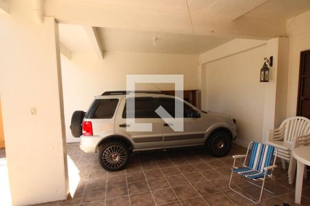 Casa à venda com 254m², 4 quartos e 6 vagas Casa à venda com 254m², 4 quartos e 6 vagasGaragem